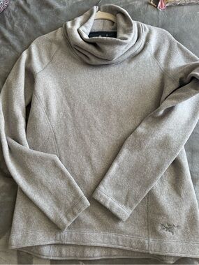 Arc'teryx Women's Light Gray Cowl Neck Pullover